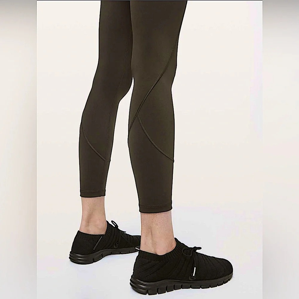 Lululemon In Movement 7/8 Everlux Tight size 4 - Picture 4 of 10